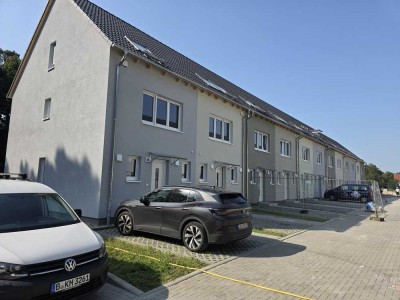 Erstbezug! Neues, modernes Reihenhaus im Fontaneviertel (Waldstadt, Zossen)