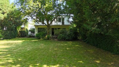 Freistehendes Einfamilienhaus mit großem Garten in gefragter Lage