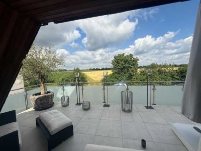 Schöne große Maisonette Wohnung in neu sanierter Stadt-Villa mit Flair und 2 Balkonen!