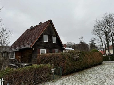 Einfamilienhaus mit rundum Garten