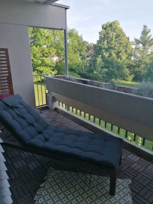 Gehobene, renovierte 1,5-Zimmer-Wohnung mit Balkon, Nähe Stammstrecke