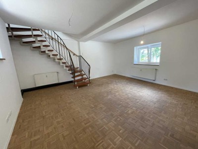 Sanierte Maisonette-Wohnung mit 3 Zimmern zzgl.  EBK in Pfarrkirchen