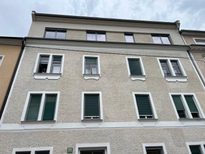 * Tolles helles Kleinrefugium mit 1,5 Zimmer - Balkon - in perfekter zentralen Lage*