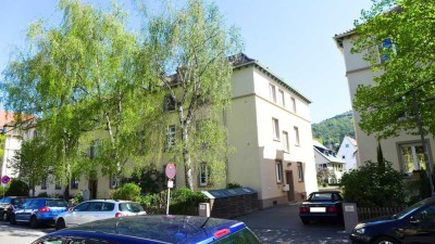 Sehr charmante 2-Zimmer Altbauwohnung, Top Lage, Kapitalanlage oder Eigennutz