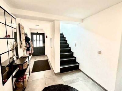 Familienfreundliches Haus mit 7 Zimmern, Garage und Terrasse