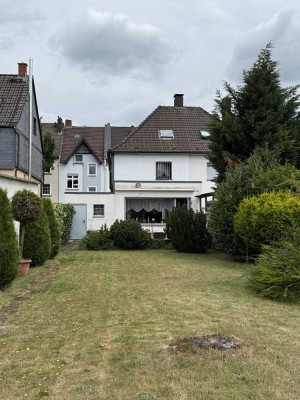 Gepfl. Reihenendhaus mit großzügigem Gundstück in familienfreundlicher Lage