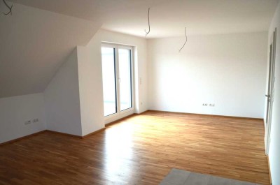 Exklusive 2-Zimmer-Dachgeschosswohnung mit Balkon  – Neubau –