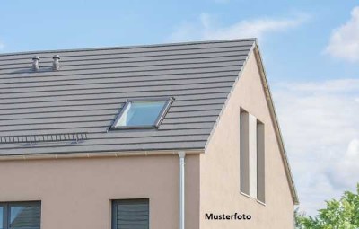 2-Familienhaus mit 2 Garagen -  provisionsfrei