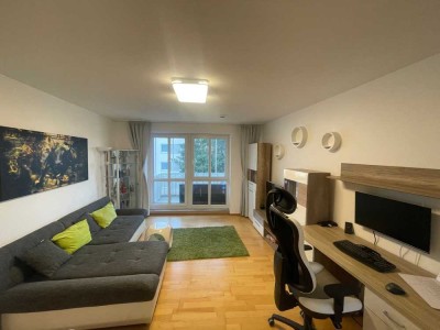 1,5-Zimmer-Wohnung mit abgetrenntem Schlafzimmer in zentraler Lage von Pasing (möbliert)