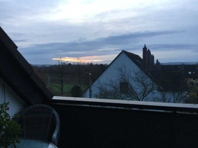 Schöne 3 ZKB-Wohnung mit 2 Sonnenbalkonen und Garage in Feldrandlage von MZ-Hechtsheim