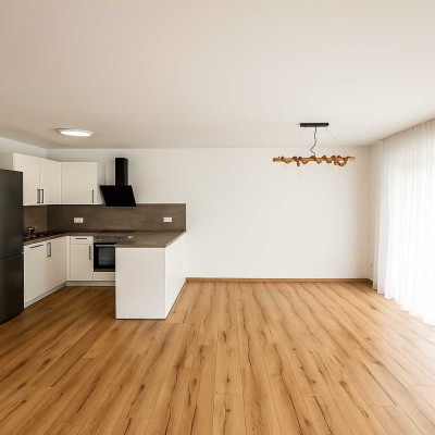 Schöne, helle 94m² 3- Zimmerwohnung (Terrasse, EBK, barrierefrei)