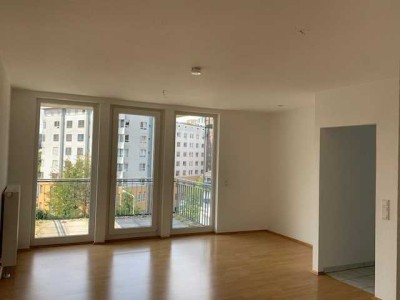 praktische 2 Zimmer-Küche-Bad-Wohnung mit Balkon