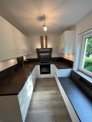 Erstbezug nach Kernsanierung: wunderschöne 4,5-Zimmer-Wohnung in 71642 Ludwigsburg m. EBK und Balkon
