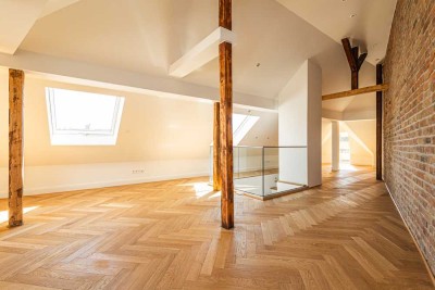 Stilvoll kernsanierte 4 Zimmer DG Maisonette Wohnung mit Dachterrasse  in perfekter Nordendlage