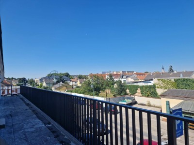 TOLLE FAMILIENECKWOHNUNG IM DACHGESCHOSS MIT HERRLICHER TERRASSE - ÜBERGABE ERFOLGT BEZIEHBAR UND SCHLÜSSELFERTIG