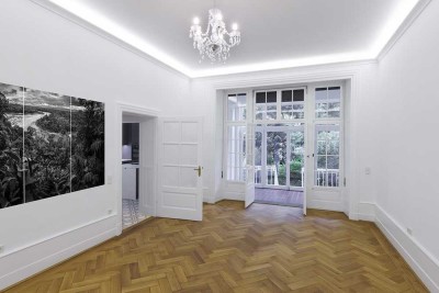 Großzügige 3,5-Zimmer Altbauwohnung mit  Charme und Wintergarten, Frankfurt Westend