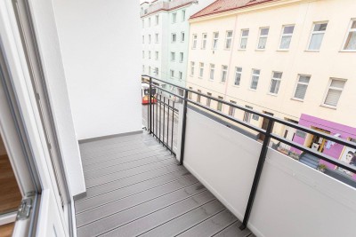 Entzückende und komplett sanierte 3 Zimmer Wohnung mit Loggia - perfekt angebunden!! Provisionsfrei zu verkaufen!