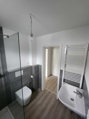 Erstbezug nach Sanierung: 6,5-Zimmer-Doppelhaushälfte in Bensheim