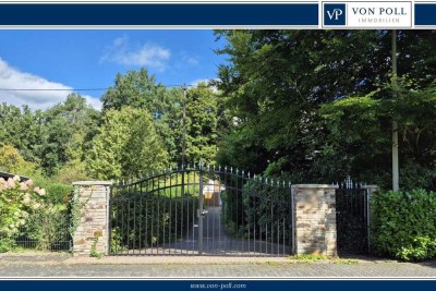 Privat und großzügig wohnen auf parkähnlichem Refugium mit altem Baumbestand