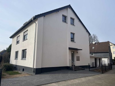 **Moderne, helle Singledachgeschosswohnung in Leverkusen Fettehenne**