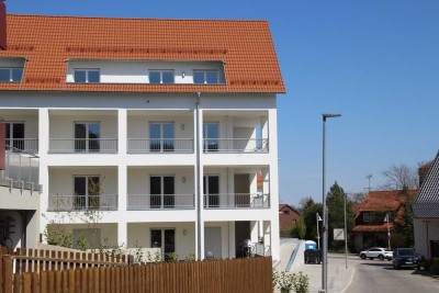 Großzügige 3 Zimmer-Wohnung 1. Stock mit großem Balkon und EBK in Neckartailfingen