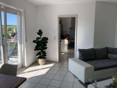 Exklusive 2-Zimmer-Wohnung | Balkon + Einbauküche + Garage