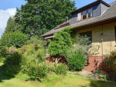 5,5-Zimmer-Haus in grüner Lage an der U2 in Hamburg-Niendorf