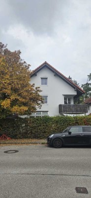 Charmante 1-Zimmer Dachgeschosswohnung in Allach für Musiker*innen geeignet