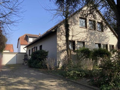 Großes Einfamilienhaus in sehr guter Lage mit Sanierungsbedarf