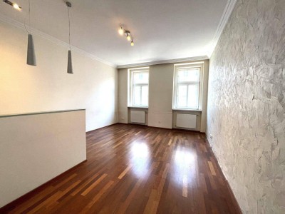 Altbau-Flair mit Balkon - 2-Zimmer Wohnung - in Naschmarktnähe!