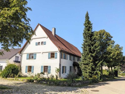 Großzügiges Bauernhaus in ruhiger Lage am Brunnenplatz