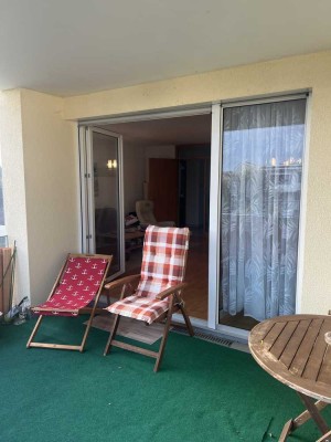 SEHR RUHIG & SCHÖN HELL! Traumhafte 3-Zimmer-Wohnung in kleinem MFH mit Aufzug+Riesenbalkon+Garage