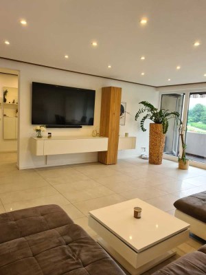 Essen Schönebeck - möblierte und kernsanierte 3,5 Raum Wohnung mit Balkon, Einbauküche & 2 Bädern