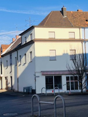 Wohnen und Gewerbe vereint - DHH in zentraler Lage von Püttlingen