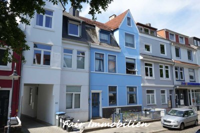 * WALLE - OSTERFEUERBERG | 3-Zi. Altbau- Wohnung mit großer Terrasse