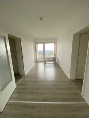 Gemütliche 3 Zimmerwohnung mit grenzenlosem Blick, zwei Balkonen Nord/Süd