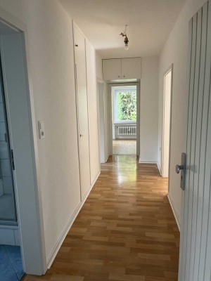 Renovierte 3ZKB EG-Whg. mit großer Terrasse zentrumsnah am Obernberg