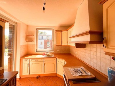 Attraktive und gepflegte 2,5-Raum-Wohnung mit geh. Innenausstattung mit Balkon und EBK in Lüneburg