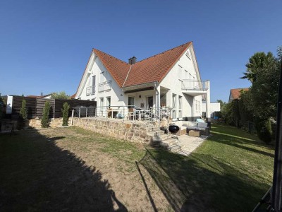 Attraktive Doppelhaushälfte mit Südgarten in Wachenheim