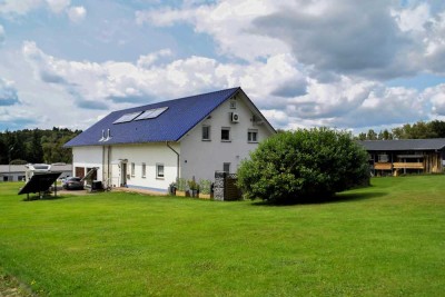 Modernes Wohn- und Geschäftshaus auf großem Grundstück in der Nähe von Westerburg!