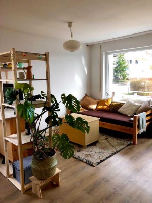 Geschmackvolle 1,5-Raum-Wohnung mit Balkon und Einbauküche in Tübingen