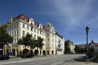 ☼ Altbogenhausen ☼ Bestlage ☼ Altbau-Dachgeschoßwohnung ☼