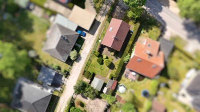 Einfamilienhaus mitten im Grünen und großem Gartenhaus