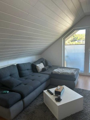 Ansprechende und gepflegte 3-Zimmer-Dachgeschosswohnung mit Balkon in Biedenkopf