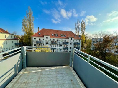 ***Helle 2-Zimmer-Wohnung mit Balkon, Eichenparkett & Tageslichtbad in Leipzig-Lindenthal***