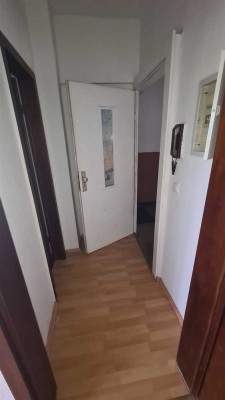 Singlewohnung in ruhiger Lage zu vermieten.