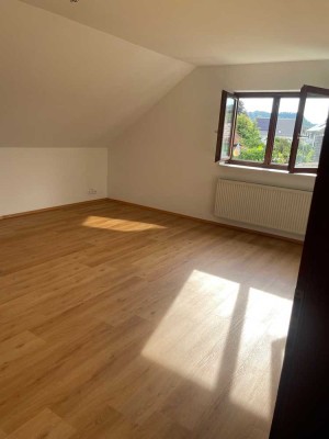 Exklusive 2-Zimmer-Dachgeschosswohnung mit gehobener Innenausstattung in Pfedelbach