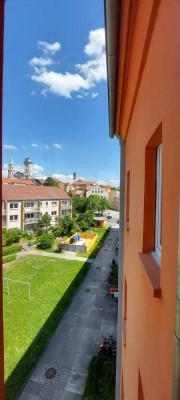 Große, helle 1 Raumwohnung mit herrlichem Ausblick!