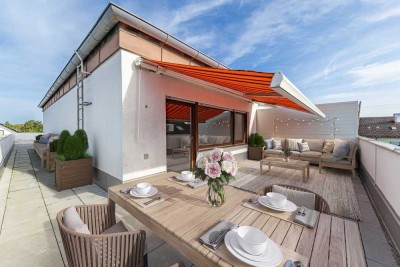 Helle, modernisierte Dachgeschosswohnung mit großzügiger Terrasse in Seenähe
