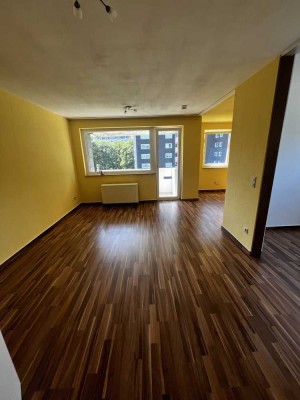 E-Horst | helles Single Appartement | 42 m² | mit Balkon